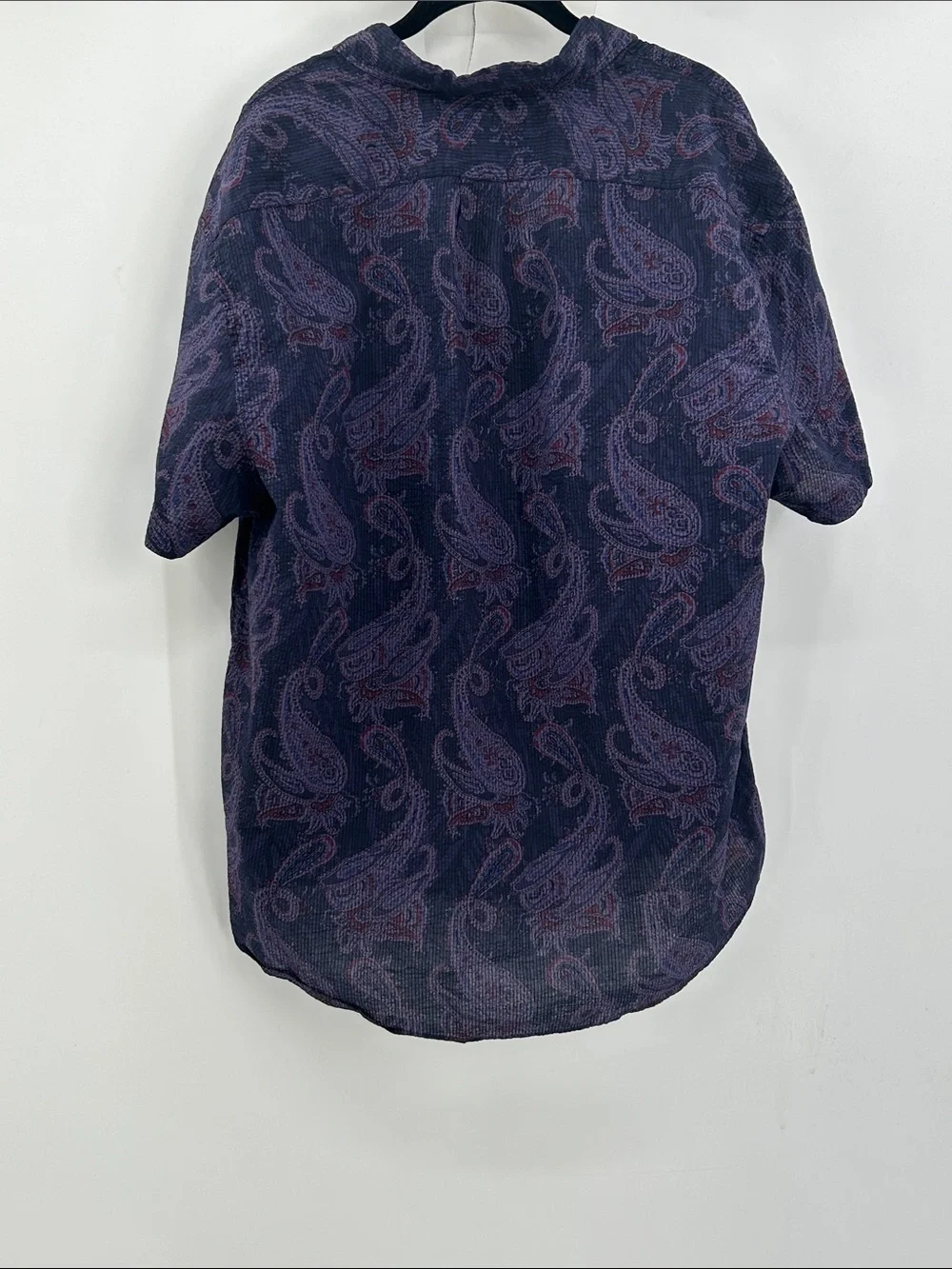 J. CREW Men’s Short-sleeve seersucker popover shirt Size Large Purple Paisley